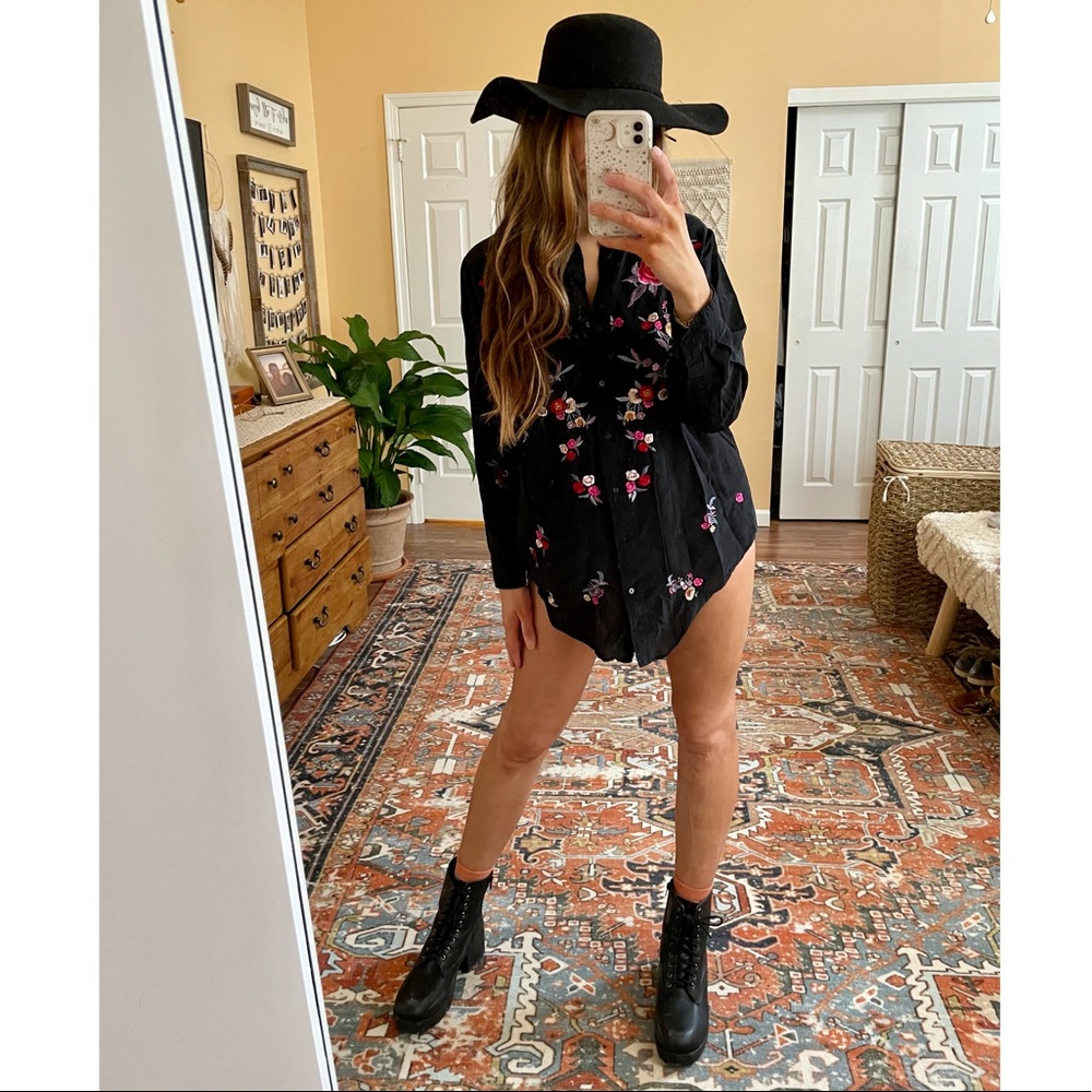 * Bohemian Floral Embroidered Zara Top *